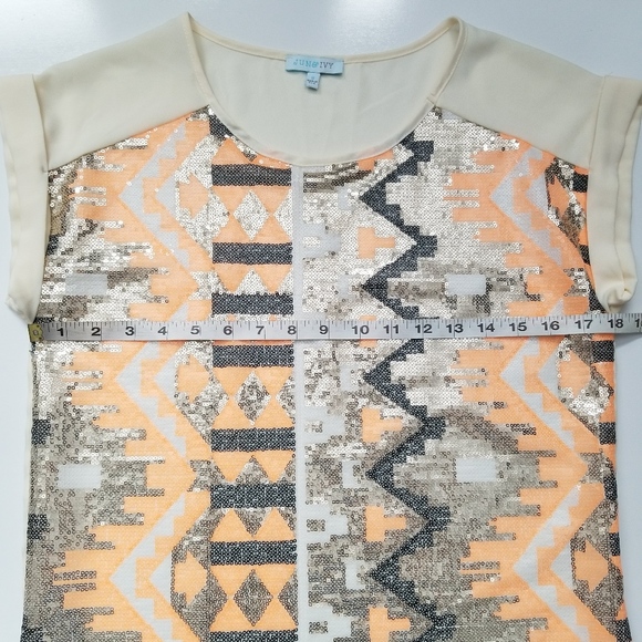 Francesca's Sequinned Top Shirt High Low Size S - Picture 7 of 8